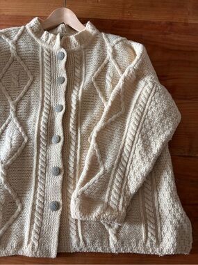 Women’s Vintage Cable Knit Button-Front Cardigan in cream knit